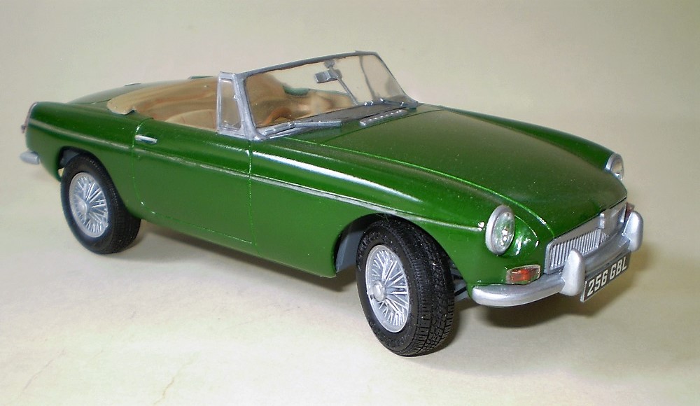 1968 MGB (Aoshima 1/24)
