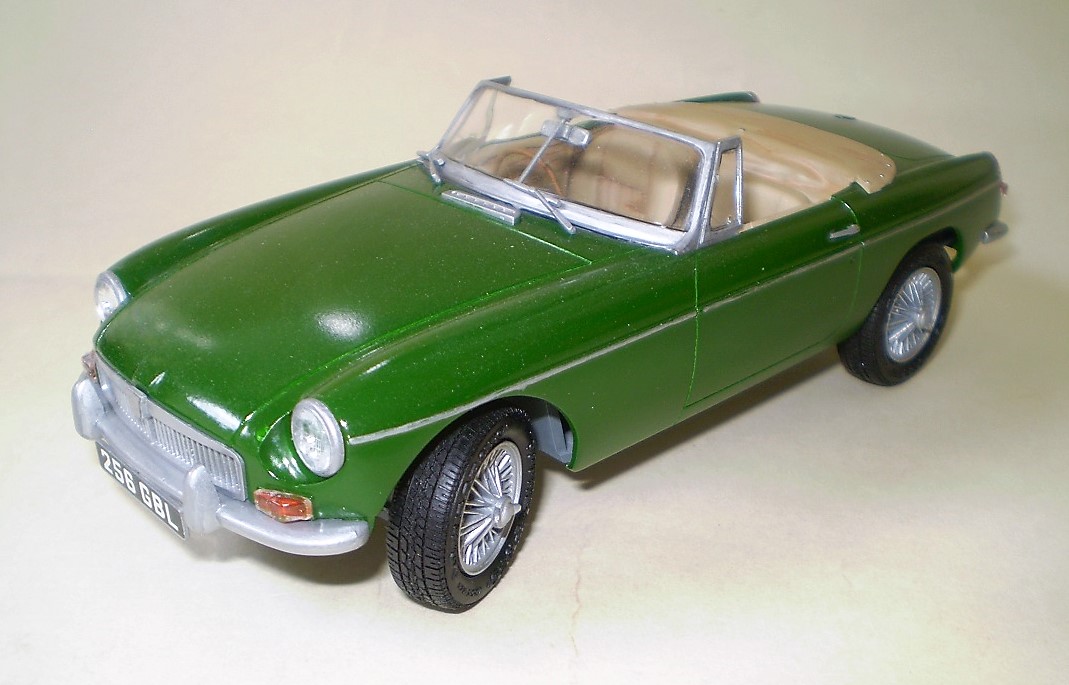 1968 MGB (Aoshima 1/24)
