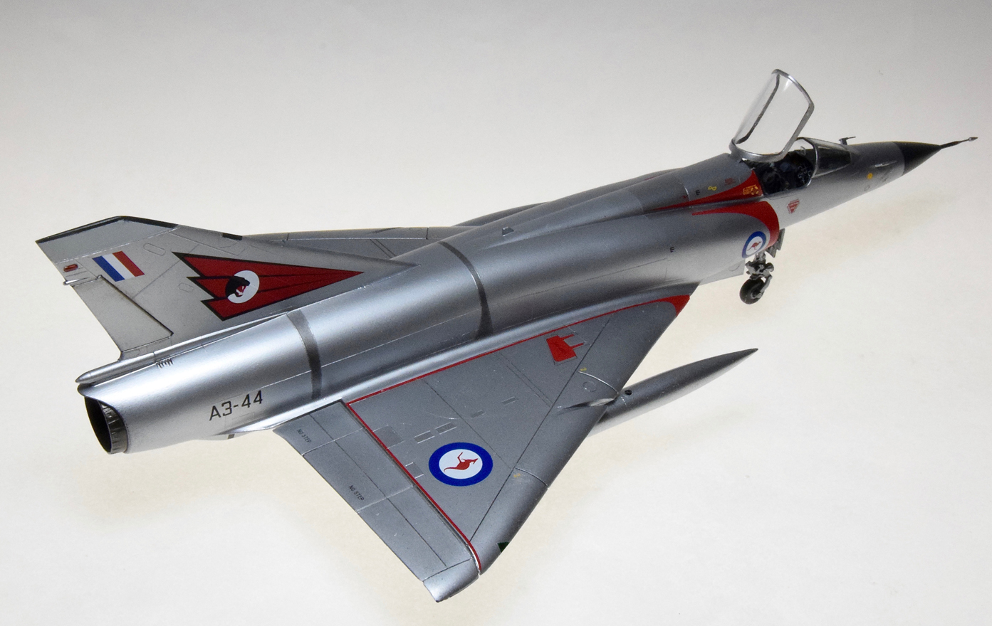 Dassault Mirage III O (ESCI  1/48)
No.76 Squadron RAAF, Darwin, 1973.
