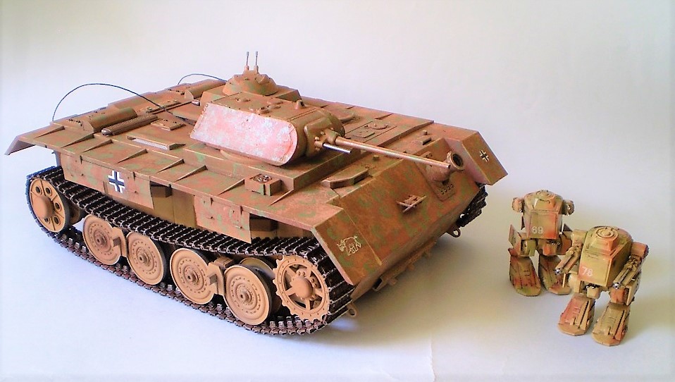 P.300 Armored Transporter ("TragerKreuzer") with two BLF-100 Ein Mann Kampffahrzeug (ModelCollect 1/72)
