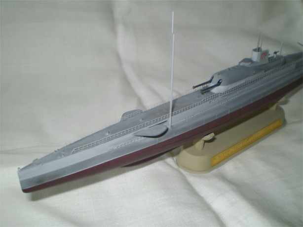 French Submarine Surcouf (1/350)
