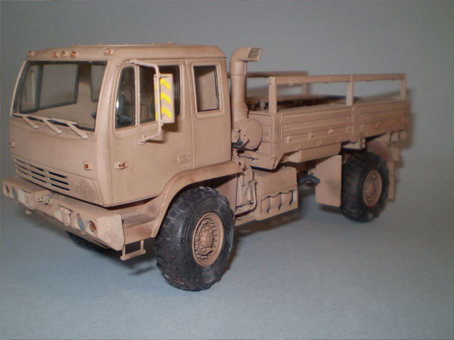 M1078 Light Medium Tactical Vehicle (LMTV) (Trumperter 1/35)
