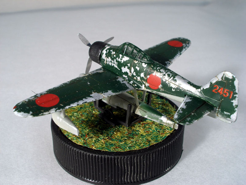 Nakajimi IJN Type-2 Seaplane Fighter (1/144 ARII)
Box stock assembly; cart scratch-built from spare parts.
