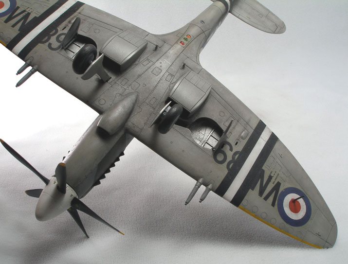 Spitfire F Mk.24 (RAF 80 Sqn) (Airfix 1/48)
