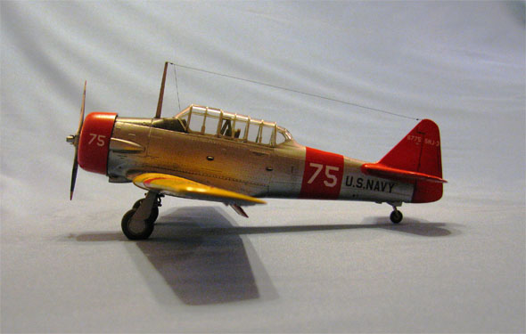 SNJ-3, NAS Pensacola Florida, Training squadron VN-D3D8 early 1942. (Monogram 1/48)
