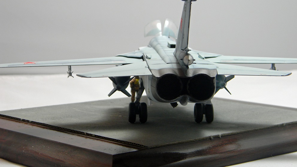 SU-24 Fencer (Zvesda 1/72)
Airwave cockpit brass and Verlinden ejection seats.
