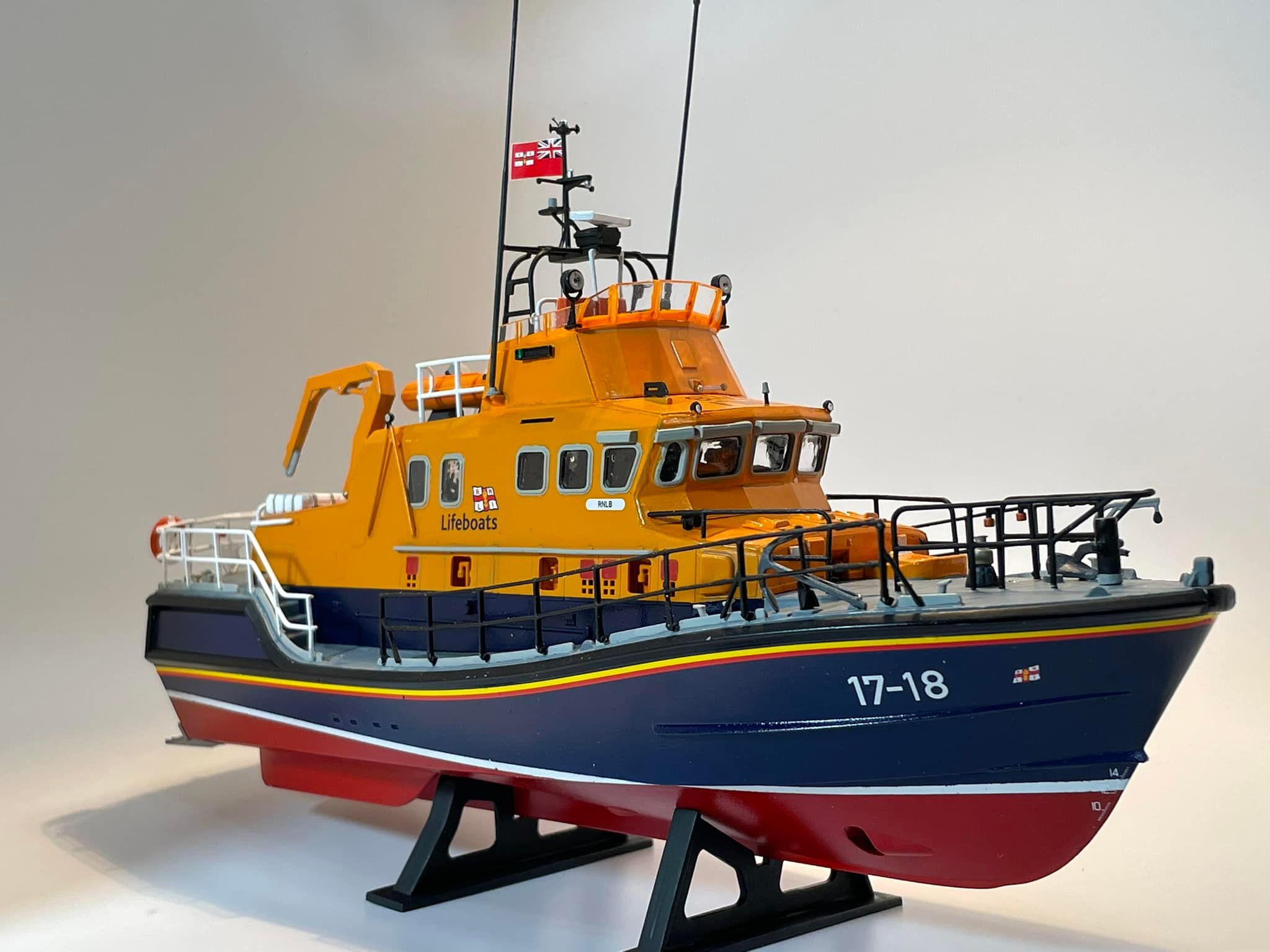 RNLI Severn Class Lifeboat, Stornoway, Scotland (Airfix 1/72)
