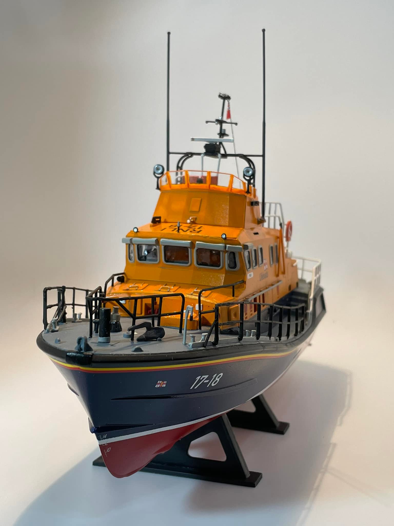 RNLI Severn Class Lifeboat, Stornoway, Scotland (Airfix 1/72)
