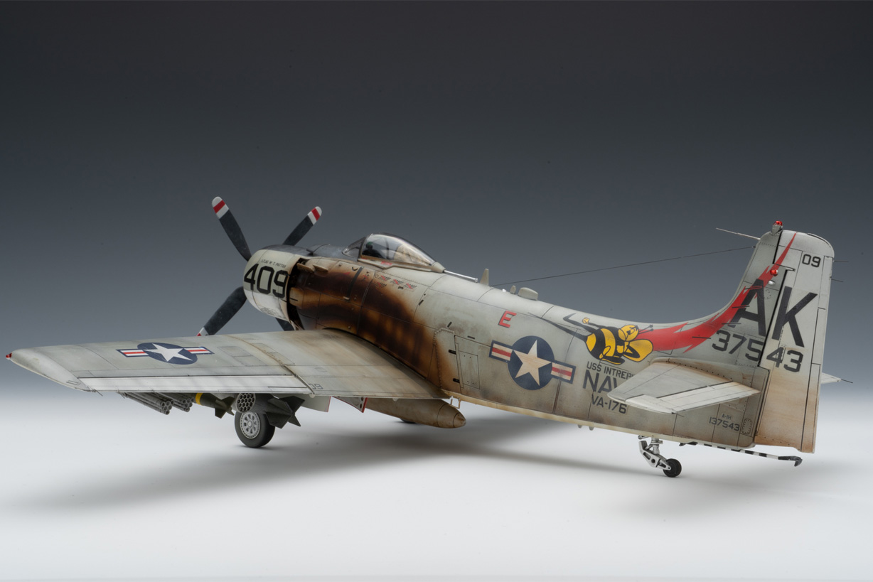 Douglas A-1 Skyraider (Tamiya 1/48
