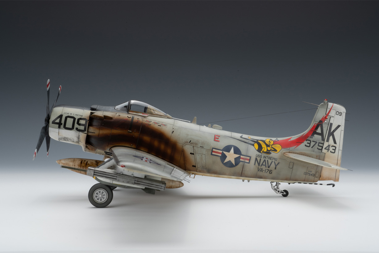 Douglas A-1 Skyraider (Tamiya 1/48
