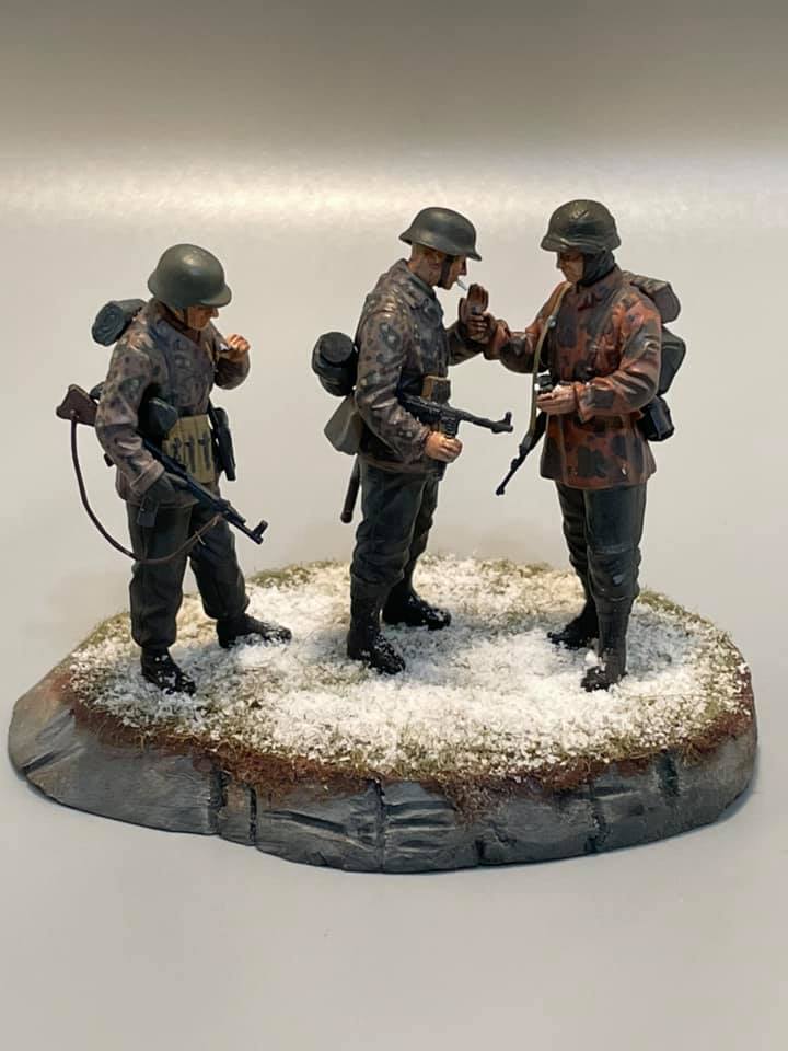 Smoke Break in The Ardennes (Dragon 1/35)
