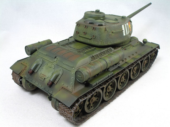 North Vietnam T-34/85 (1/35)
