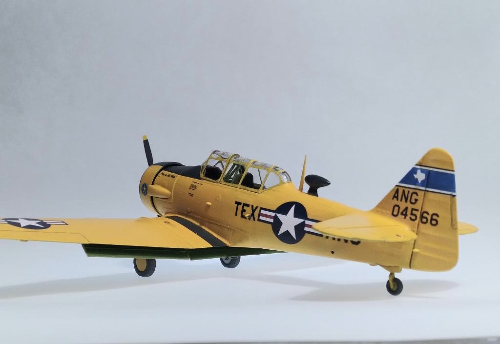 T-6G, Texas Air Guard, Ellington AFB, Mid-1950s (Monogram 1/48)
Part of the TEX ANG Group Build for 2023 IPMS Nationals. Custom decals by Ian Latham and Devon McCullogh.
