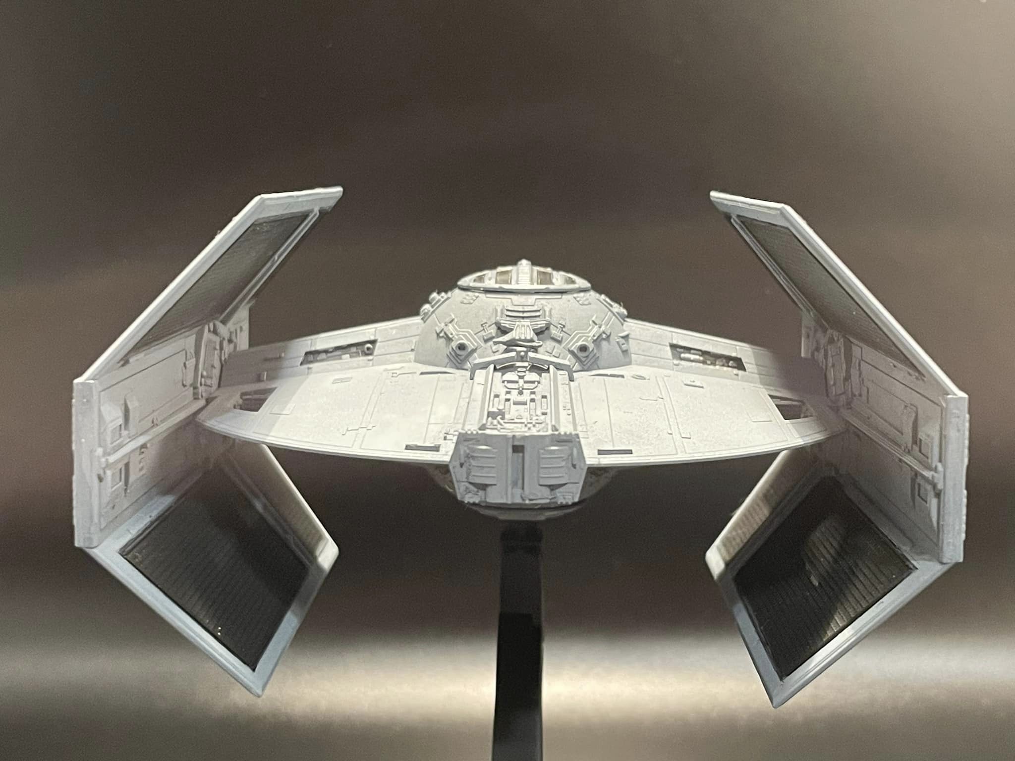 TIE Advanced X1 (Vader’s personal fighter) (Ban Dai 1/72)
