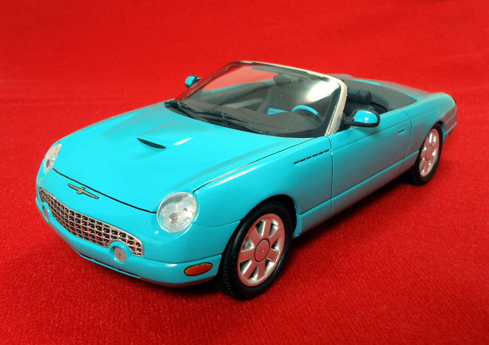 Ford 2003 Thunderbird (1/25 Revell, OOB)
