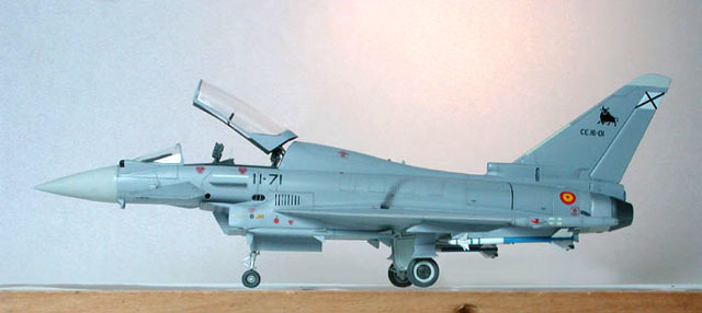 Typhoon with Spanish Markings (1/48 Italeri) 
[b][URL=http://www.austinsms.org/article9_04.php]Click here to read the feature article on this model.[/URL][/b]
