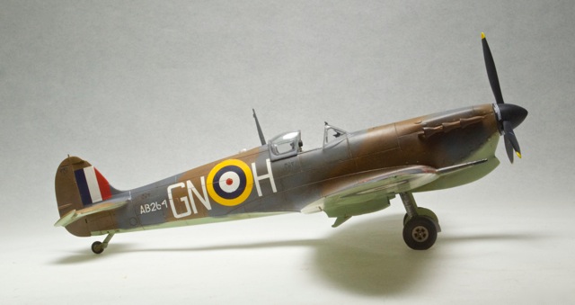 Spitfire Vb (Airfix 1/48)
Airfix 1/48 Spitfire Vb from the defense of Malta. The mid-stone color was covered over with extra dark sea gray since the mid-stone color was a yellowish tan and not a good camouflage over water. The markings and scheme—including the overspray— are all OOB.
