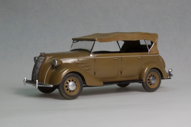 Toyota Phaeton AB, 1929 (Tamiya 1/35)
This is a 1/35 scale model of the first Toyota! Built in 1929, it was the first Japanese built and produced automobile. It was so successful, the Japanese military took almost all the first run of the soft-topped Phaeton AB for its own use. The finish is Tamiya Khaki and various shades of Alclad metallics.
