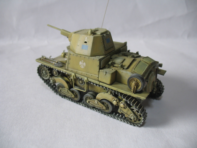 L6/40 Italian light tank (1/35 Italeri)
