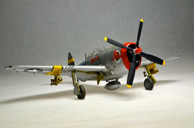 P-47D-28 RA (Monogram 1/48)
Blue 53 is from the 65th fighter sqdn., 57th fighter group, 12th AF, piloted by Lt. F. J. Middleton, Italy 1944.
