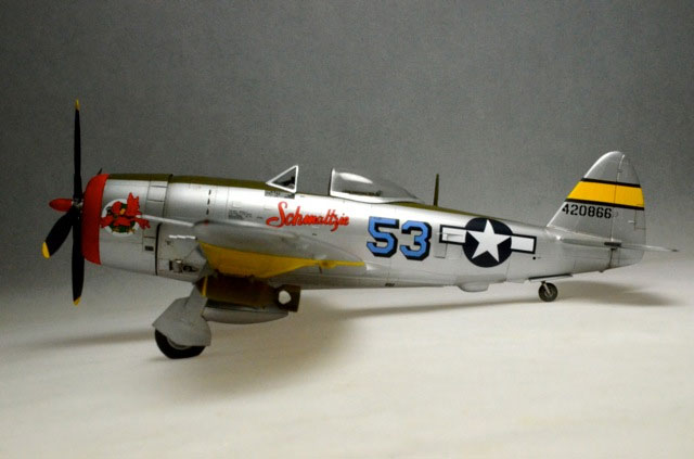 P-47D-28 RA (Monogram 1/48)
Blue 53 is from the 65th fighter sqdn., 57th fighter group, 12th AF, piloted by Lt. F. J. Middleton, Italy 1944.
