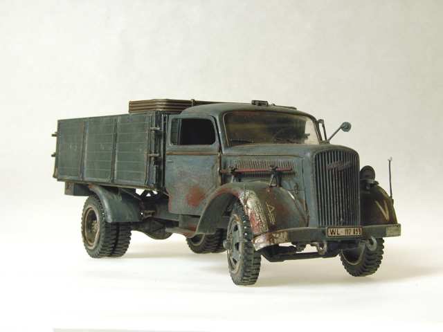 Opel Blitz German Luftwaffe supply vehicle (1/35 Testors/Italeri)
