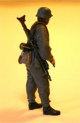 1/35 scale Dragon German Soldier
1/35 scale Dragon German Soldier
