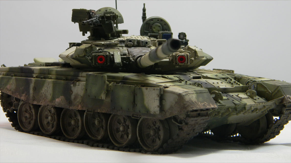 T-90 (Zvezda 1/35)
Added a set of Trumpeter individual link tracks and a couple of TANK modern Russian tank crew. AK interactive Russian colors used for the finish. The diorama base is made up of Italeri wall gate.
