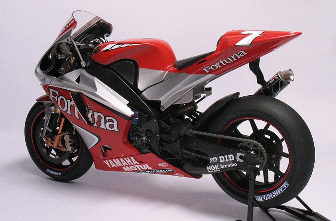 Fortuna YZR-M1 04 (1/12 Tamiya)
