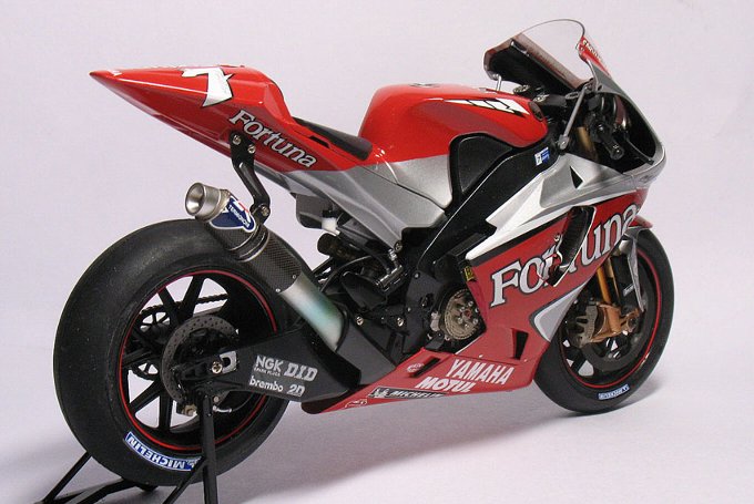 Fortuna YZR-M1 04 (1/12 Tamiya)
